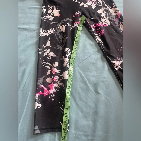 Fabletic capris - Picture 2 of 4